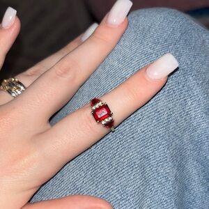 Elegant Red Gemstone Ring 14 KT